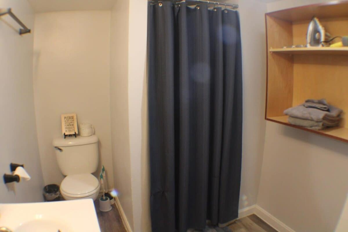 Modern 1 Bedroom - Easy Parking 5 Min From Downtown Pittsburgh