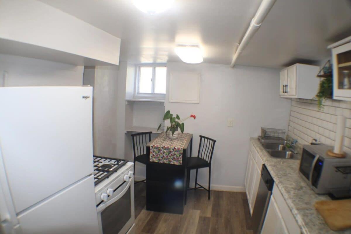 Apartment Modern 1 Bedroom - Easy Parking 5 Min From Downtown *